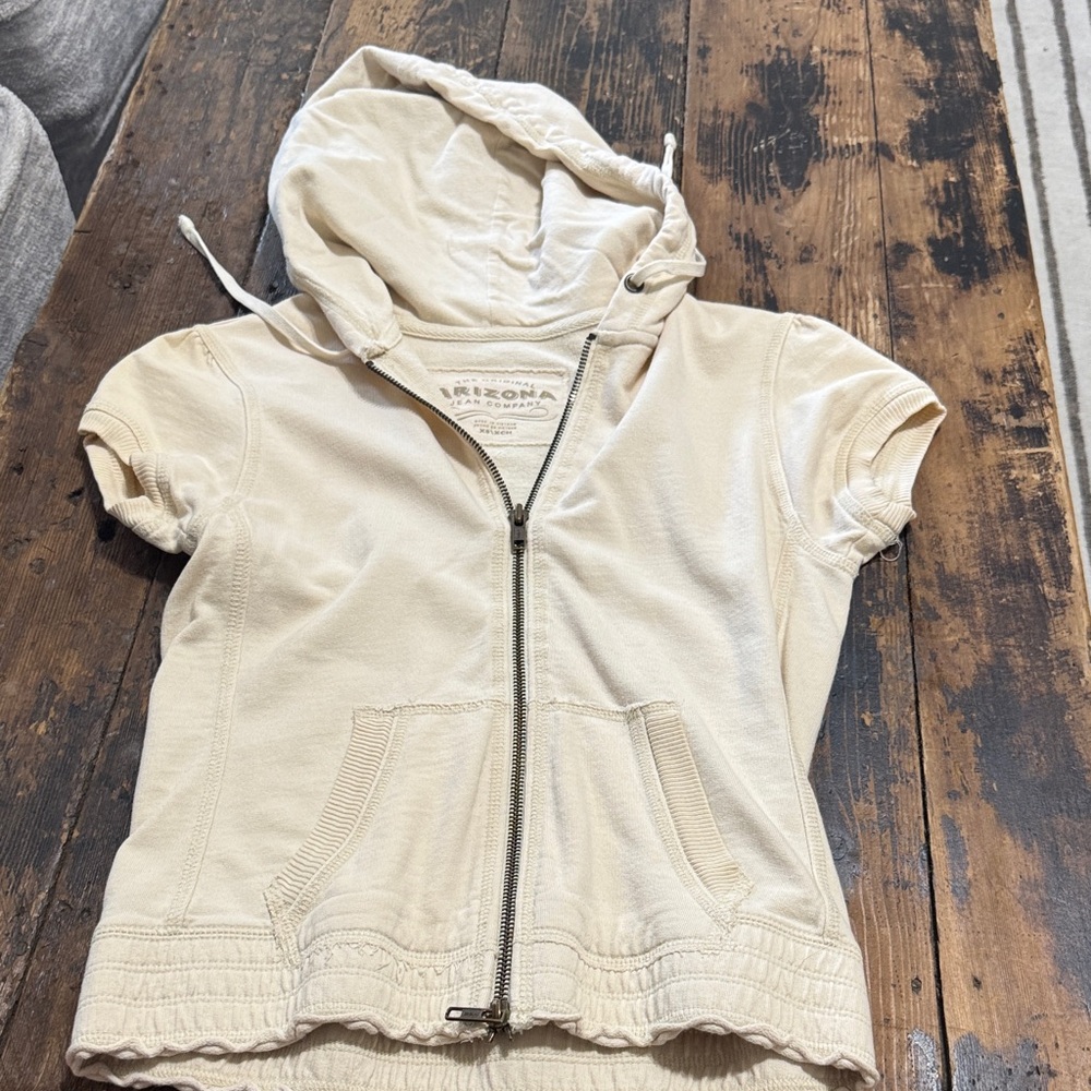 Arizona Jean Company Cream Short-Sleeve Zip Hoodie